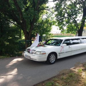 Iznajmljivanje limuzine za venčanja - svadbe